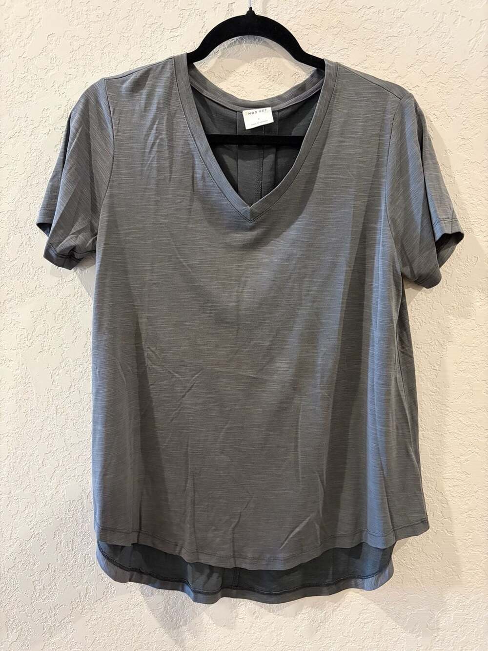 Mod Ref Women's Short Sleeve V-Neck T-Shirt with Back Pleat Detail -Charcoal
